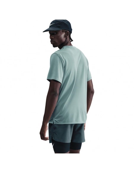 CAMISETA NIKE MILER VERDE HOMBRE DV9315-017