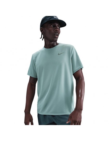 CAMISETA NIKE MILER VERDE HOMBRE DV9315-017