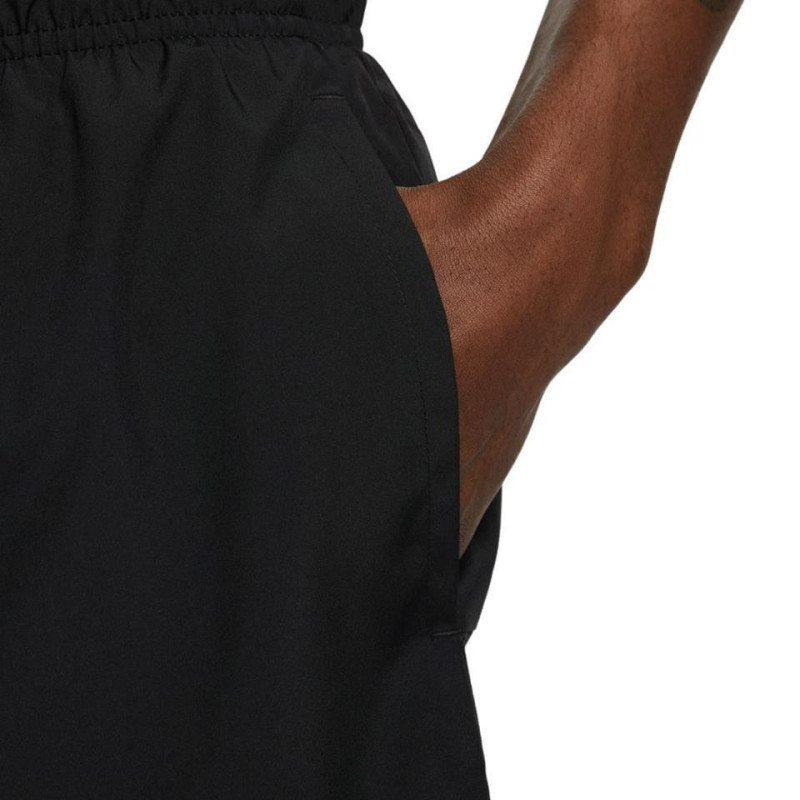 PANTALON CORTO NIKE CHALLENGER NEGRO 5  DV9363-010